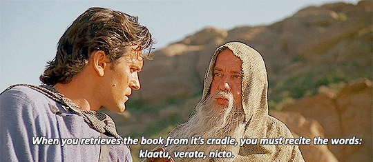 Bruce Campbell receives instructions from the wise man in Army of the Dead.